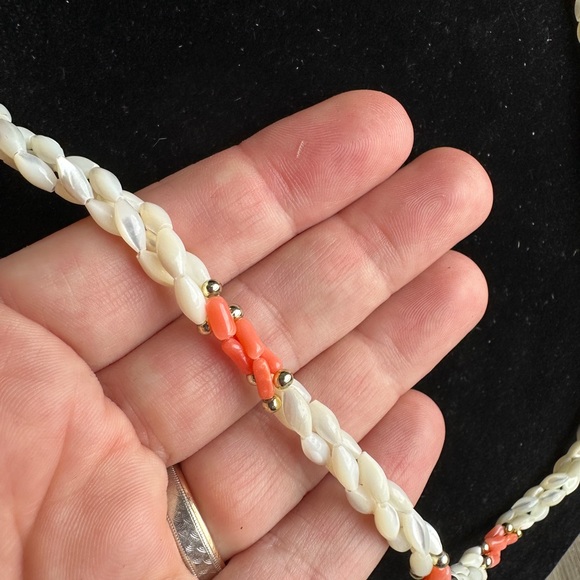 22” 3-Strand Freshwater/Rice/Seed Pearls and Coral Necklace, Vintage 1980’s - Picture 6 of 8